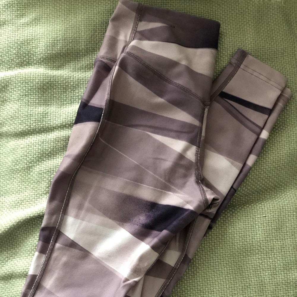 Lavender print nike Dry fit yoga or running pants, xs